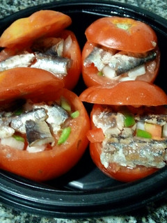Foto principal de Tomates rellenos con sardinas picantes