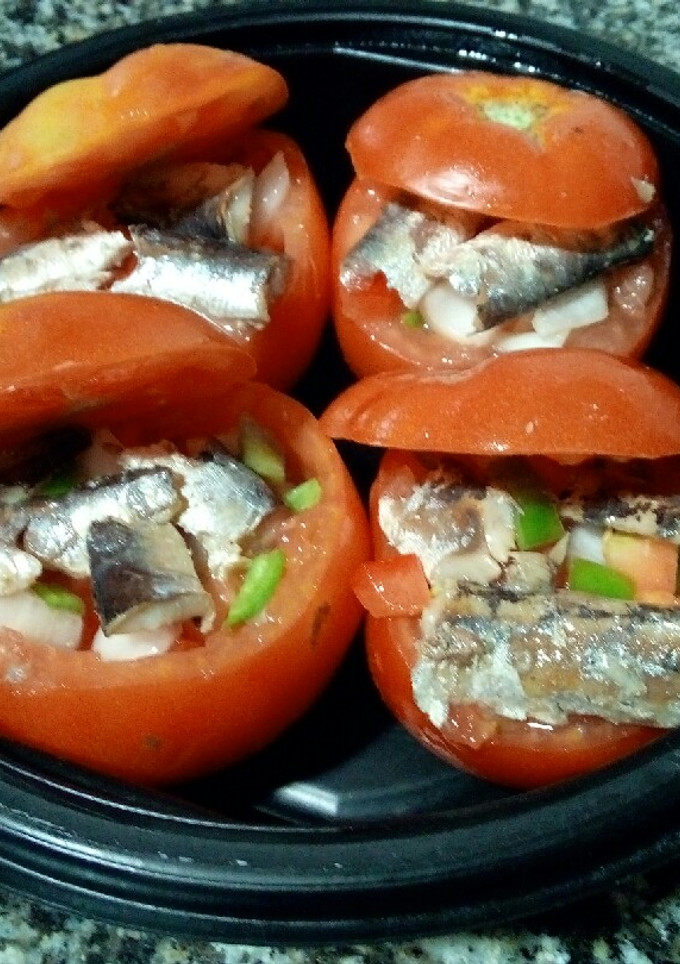Una foto de Tomates rellenos con sardinas picantes