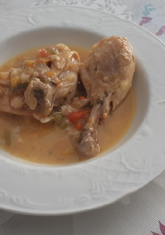 Una foto de Pollo en salsa