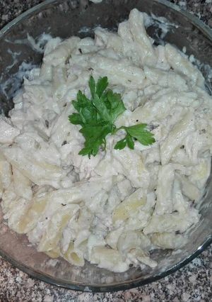 صورة لوصفة مكرونة بالويت صوص وقطع الفراخ