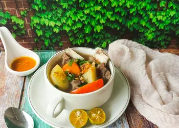 Siap Saji Sup Balungan Bakso Sapi Enak Sempurna