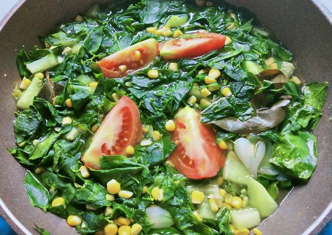 Resep Sayur bening katuk, jagung dan labu siam yang Lezat