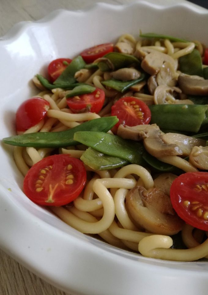 Una foto de Noodles con verduritas