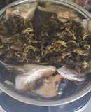 Rau sắn muối kho cá hồi