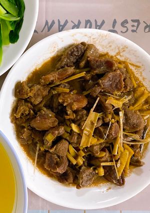 Hình của món Bắp bò kho sả ớt.