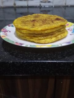 தேங்காய் இனிப்பு போளி (Thenkaai inippu poli recipe in tamil) செய்முறை முக்கிய புகைப்படம்