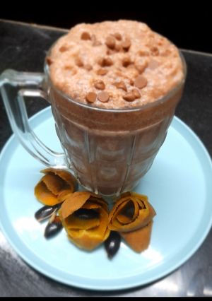 ચીકુ ચોકલેટ જ્યુસ(chiku chocolate Juse In Gujrati) રેસીપી મુખ્ય ફોટો