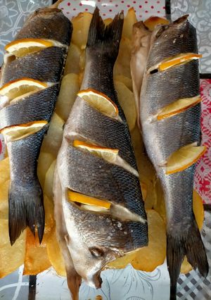 Una foto de Lubina al horno