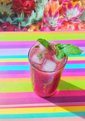 তরমুজ পুদিনার ঠান্ডাই (Tarmuj Pudinar thandai, Recipe in Bengali) রেসিপির প্রধান ছবি