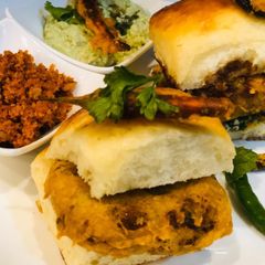 A picture of Whosayna’s Steak Vada Paau.