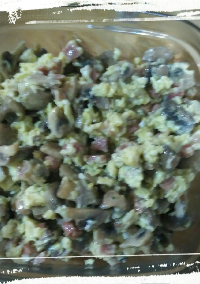 Una foto de Revuelto champiñón y jamón