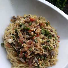 A picture of Beef and egg noodles.