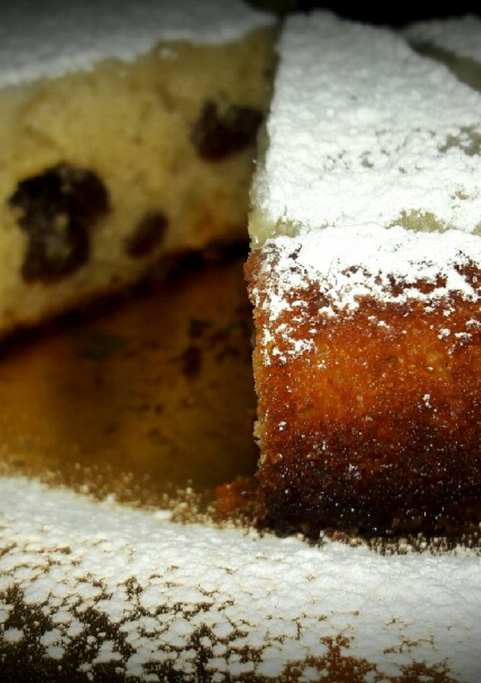 Una foto de Budín de manzana 🍎 y pasas de uva