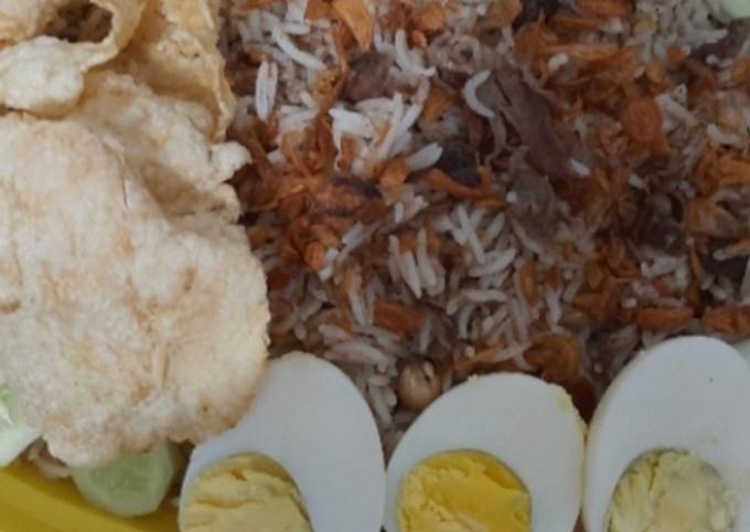 Langkah Mudah untuk Membuat Nasi kebuli magic com ekonomis, Enak