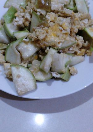 รูปของ น้ำเต้าผัดไข่