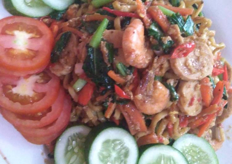 Mie goreng tektek komplit pedas ????