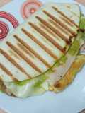 Quesadilla de guacamole con tortilla! 😋😋😋😋