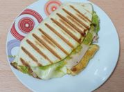 Una foto de salsa para quesadillas