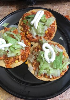 Una foto de Tostadas de tinga