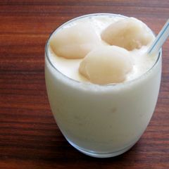A picture of Lychee Vanilla Milkshake.