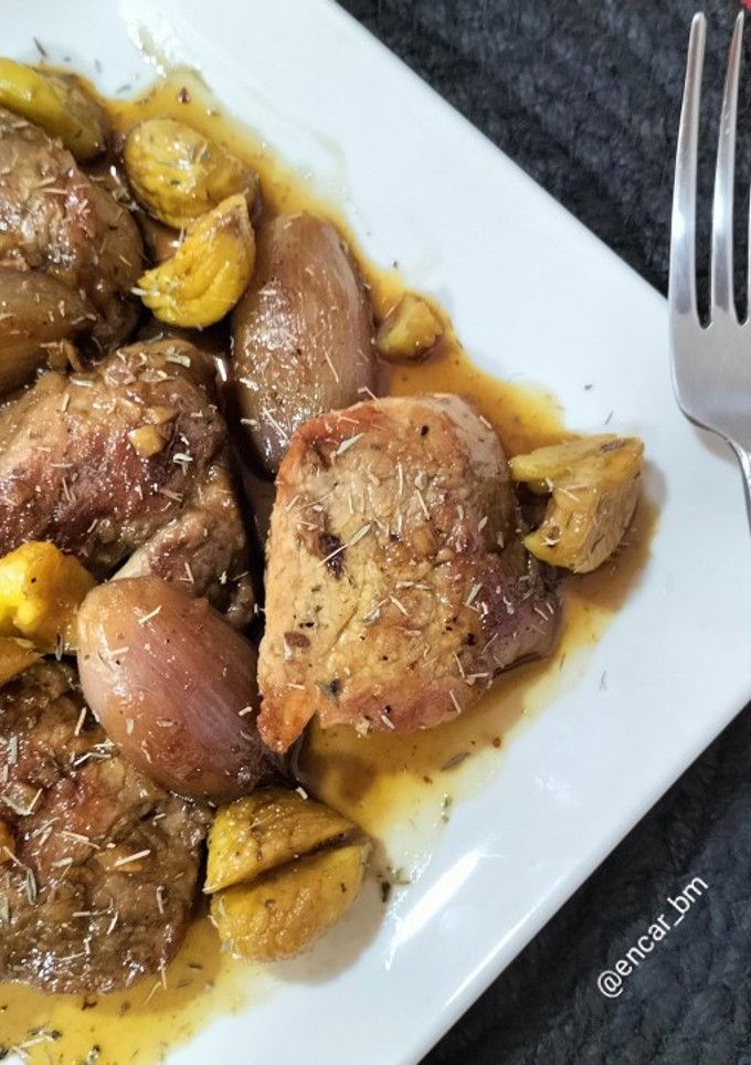 Una foto de Solomillo con chalotas y castañas en salsa de cerveza y miel