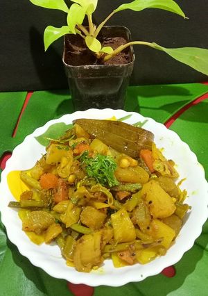 A picture of Panch Mishali Torkari (Sabji) Bengali Style.