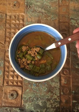 Una foto de Caldo de picadillo con nopal