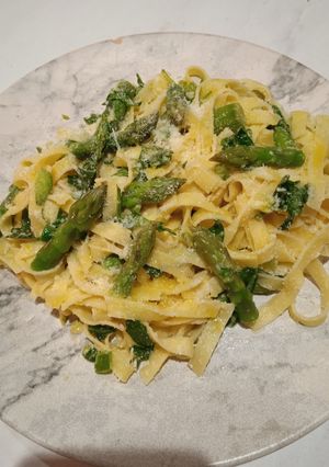 Une photo de Tagliatelles asperges vertes et roquette