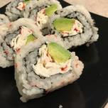 California Roll ~Sushi de Aguacate y Surimi (No es Estilo Japonés)~