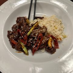 A picture of Mongolian Beef.