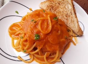 Una foto de 🍝🌶Espaguetti🍝🍅 Rojo🍅🌶