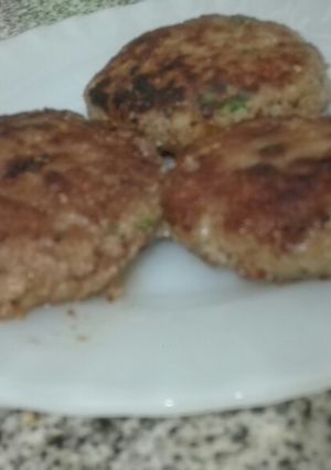 Una foto de HAMBURGUESAS (caseras)