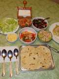 Taco bar con rellenos variados: porotos negros, camarones, albacora