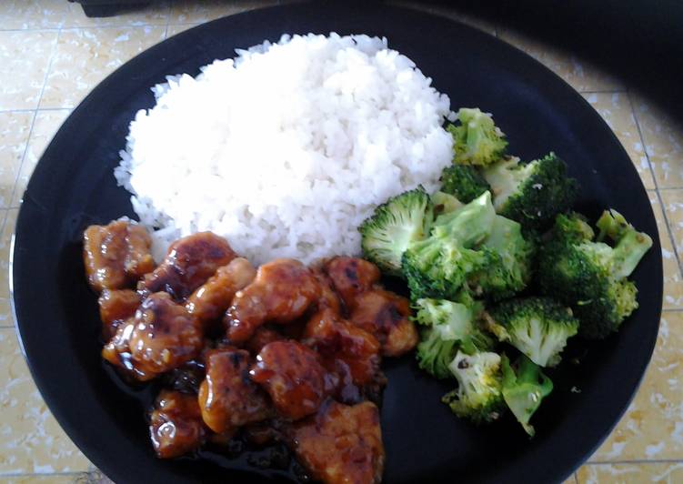 Simple Way to Cook Appetizing Asian Style Orange Chicken with Spicy Sauteed Brocoli