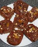 Rollitos de chocolate con canela y glaseado de miel