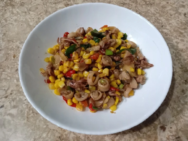 Cara Sederhana Menyiapkan Resep  Tumis cumi asin jagung manis yang Bikin Ngiler, Bisa Manjain Lidah