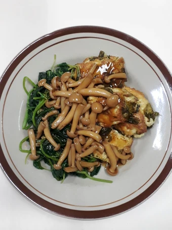 Langkah Gampang Membuat Resep Perkedel tahu bayam saus shimeji yang Menggugah Selera Anti Ribet, Uenak Banget