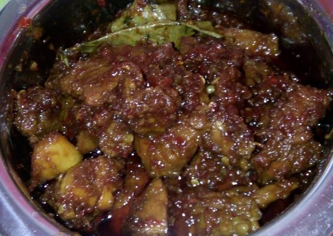 Rendang mercon daging sapi