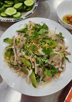Hình của món Dạ dày, tai heo bóp chua.