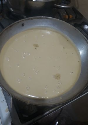 Una foto de Pastel de banano en la sartén