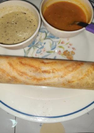 ઢોસા (Dosa Recipe In Gujarati) રેસીપી મુખ્ય ફોટો