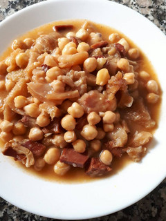 Una foto de Callos con garbanzo