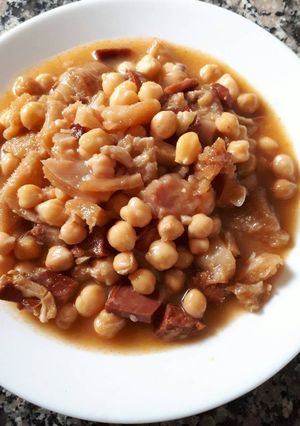 Una foto de Callos con garbanzo