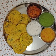 A picture of Oats Idli.