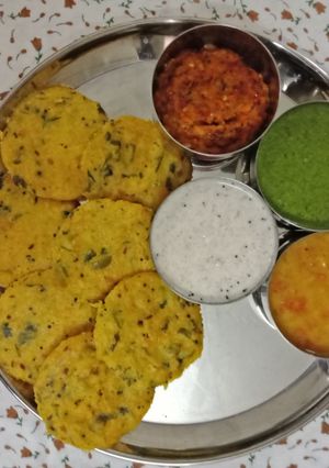 A picture of Oats Idli.