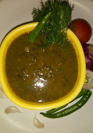 A picture of Udad dal with bathua.