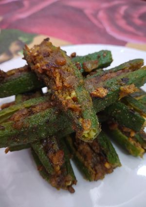 A picture of Besan wali kurkuri bhindi.