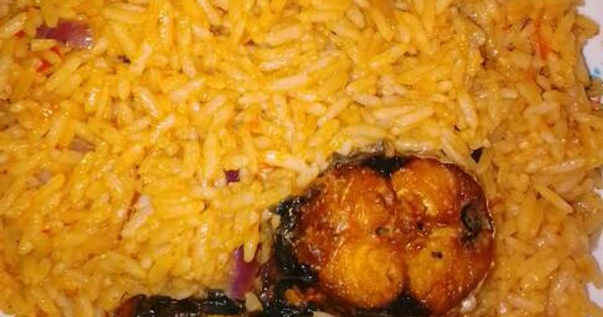 Jollof rice with fried fish Recipe by Dorothy Cookpad