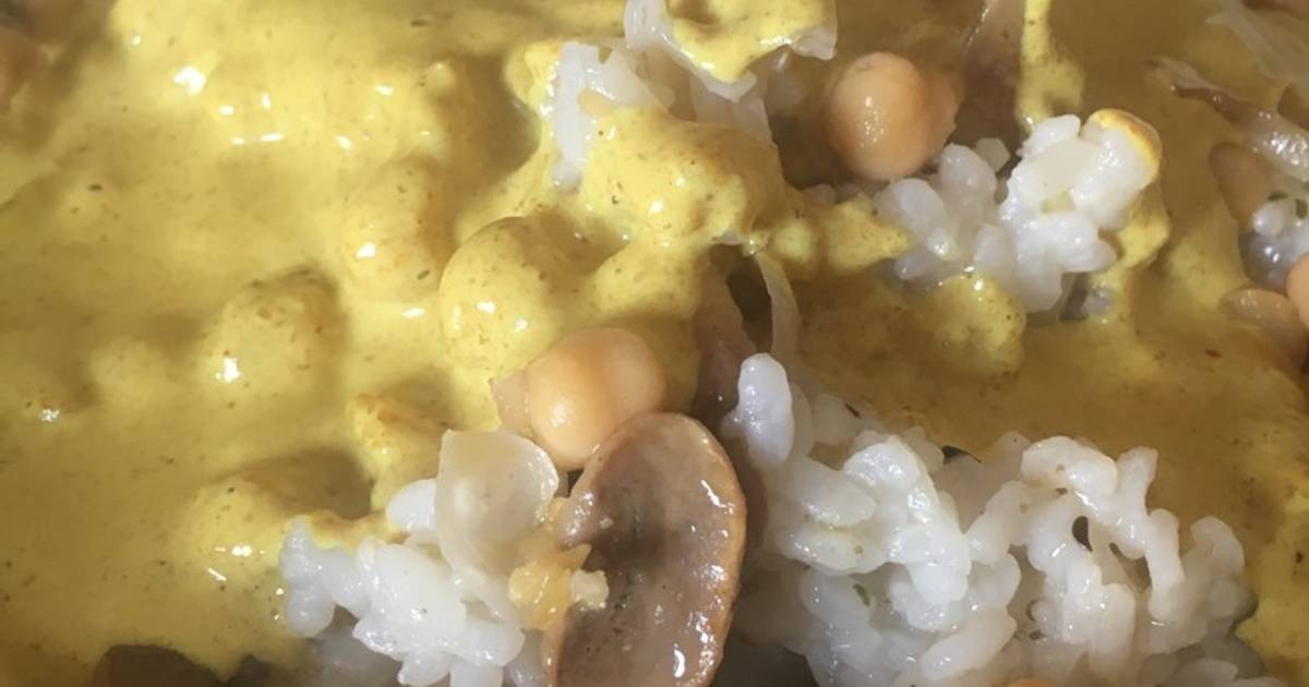 Arroz y garbanzos con salsa de curry Receta de Lisi Roca Nicolás Cookpad