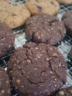 Foto resep Soft & Chewy Choco Oatmeal Cookies